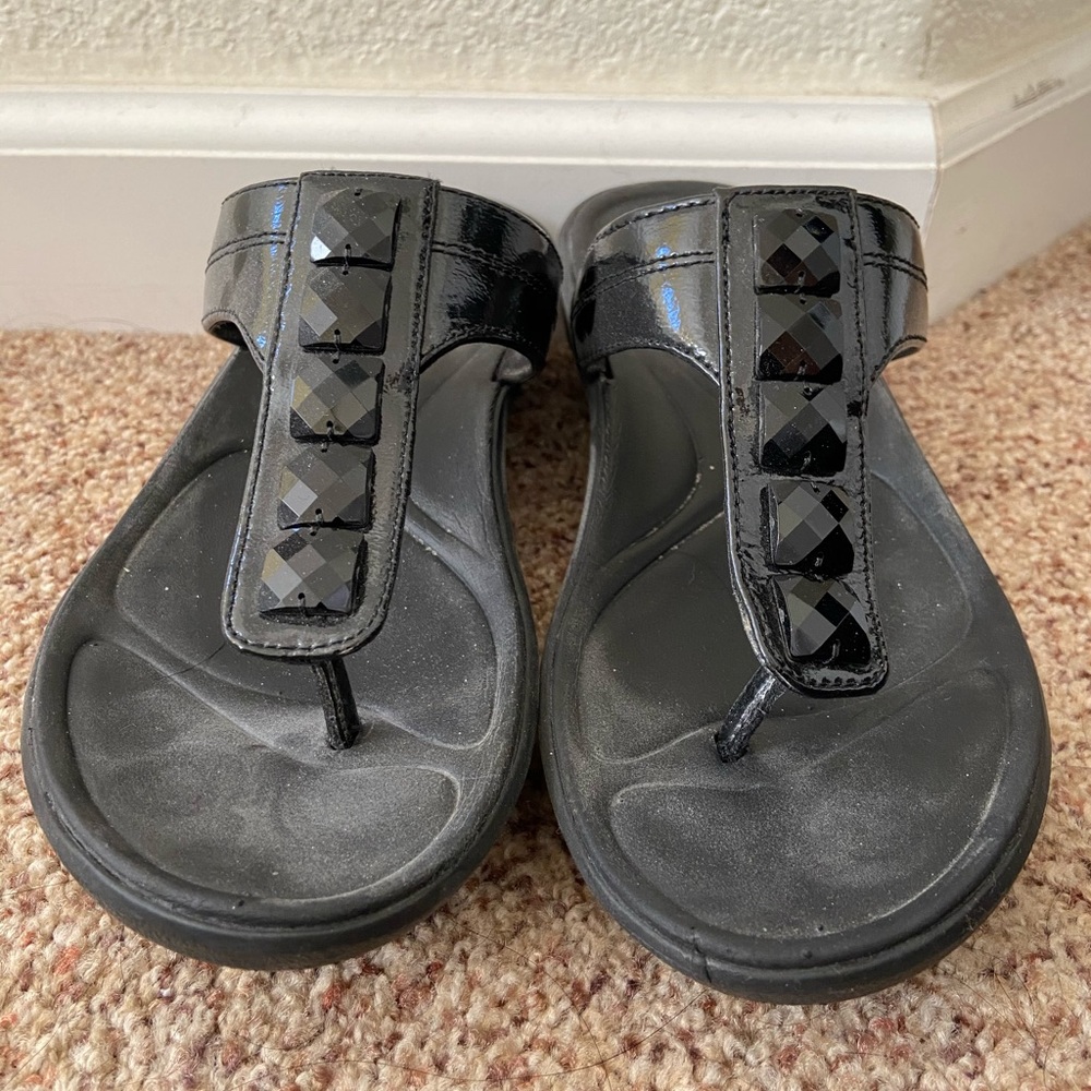 Clark’s Black Flip-Flop/Sandals